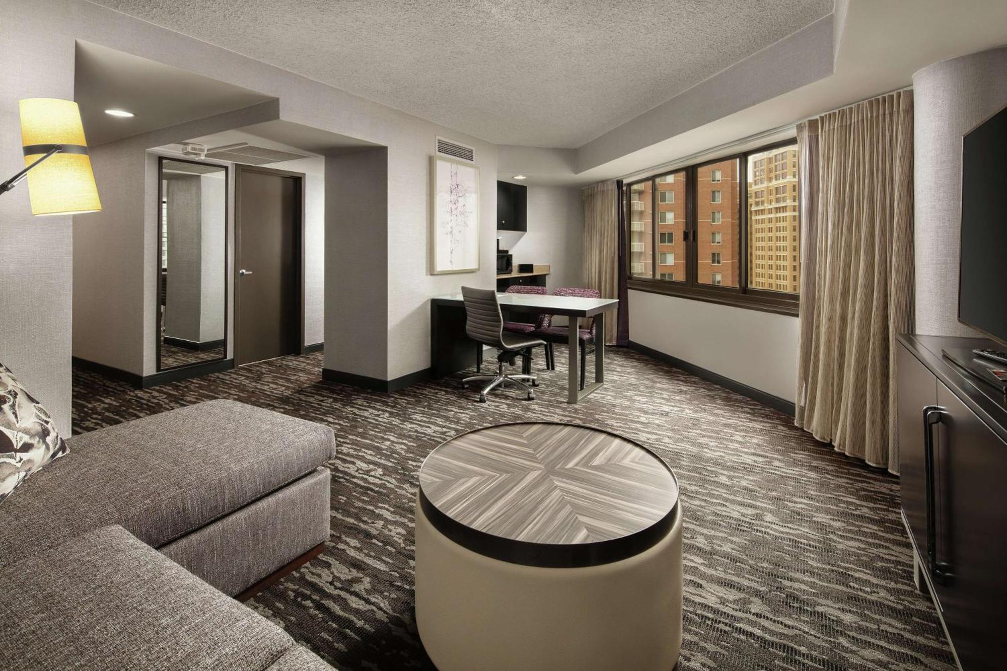 Embassy Suites By Hilton Crystal City National Airport Arlington Exteriör bild